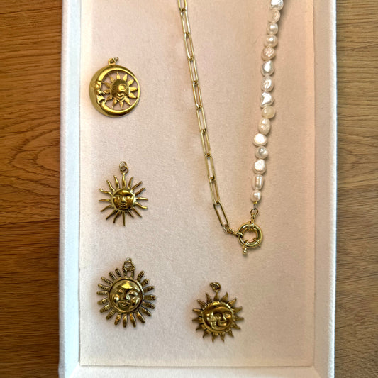 HALSKETTE MOONCHILD (wähle 1 aus 4 Charms)